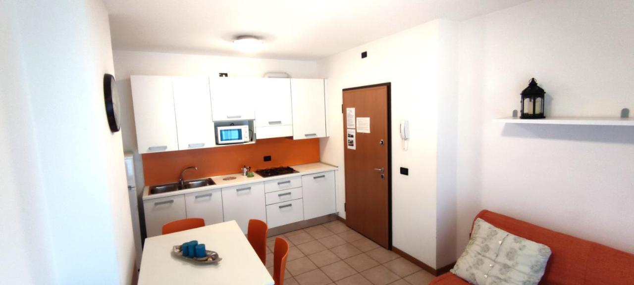 Residence Roberta Con Piscina - Agenzia Cocal Caorle Kültér fotó