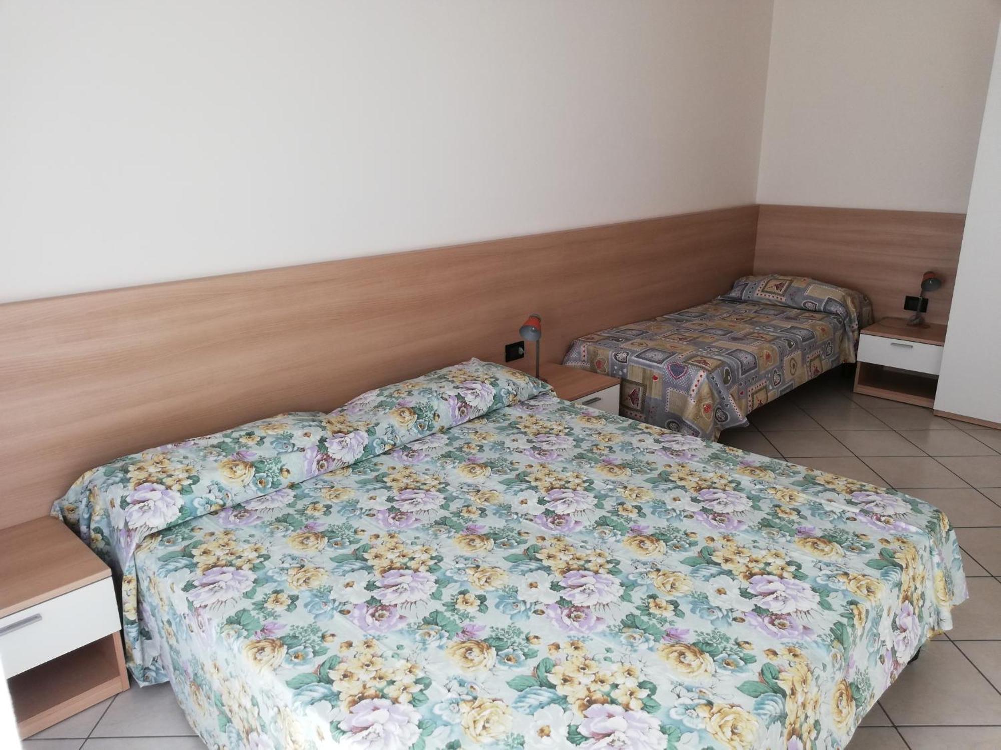Residence Roberta Con Piscina - Agenzia Cocal Caorle Kültér fotó