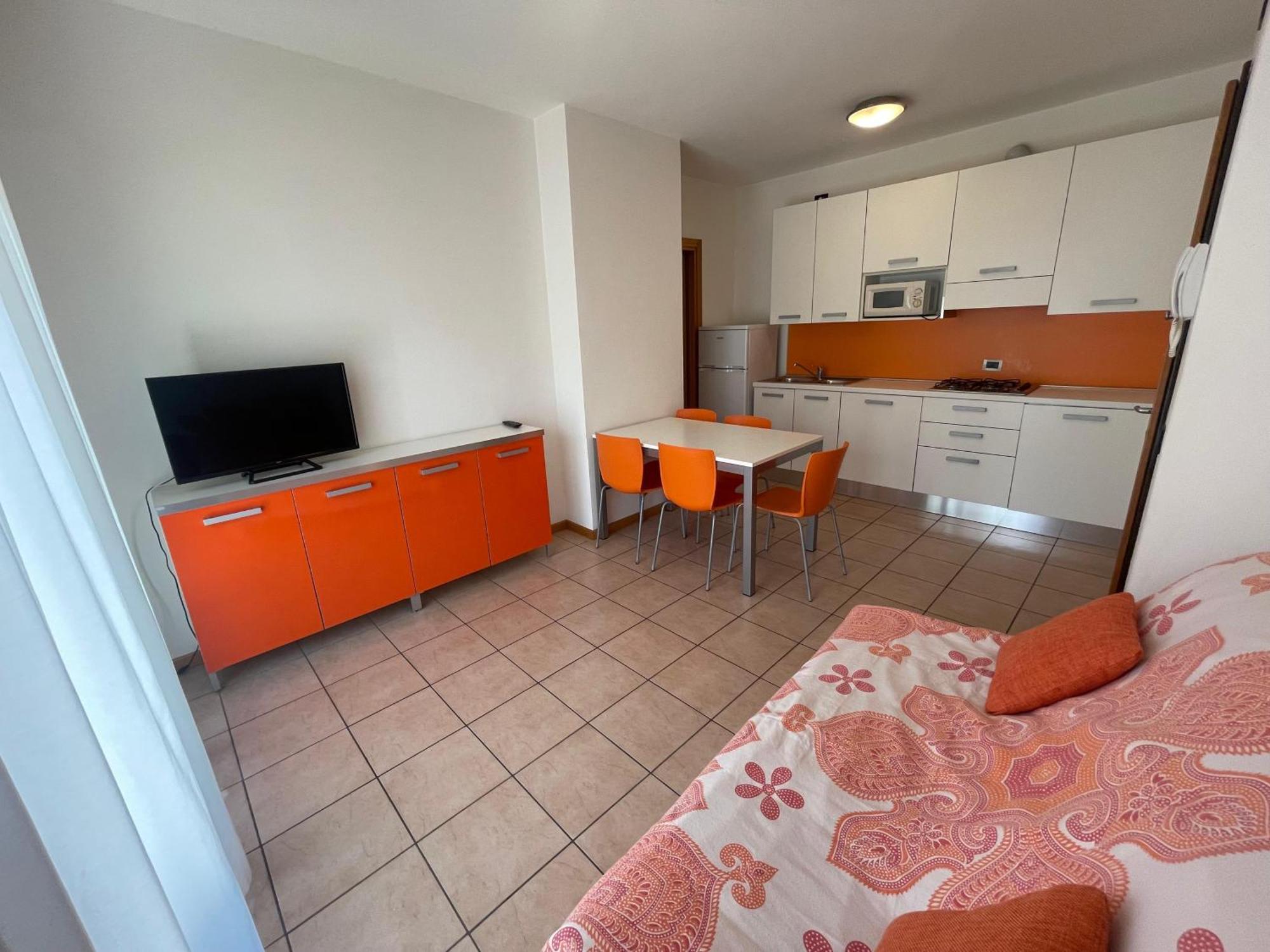 Residence Roberta Con Piscina - Agenzia Cocal Caorle Kültér fotó