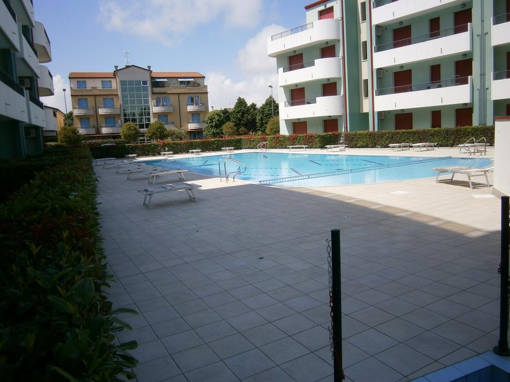 Residence Roberta Con Piscina - Agenzia Cocal Caorle Szoba fotó