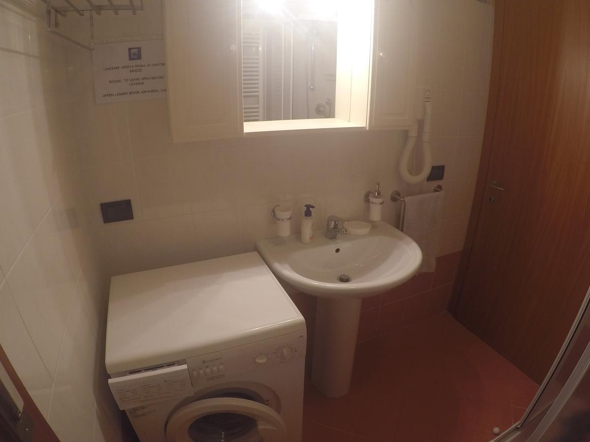 Residence Roberta Con Piscina - Agenzia Cocal Caorle Kültér fotó